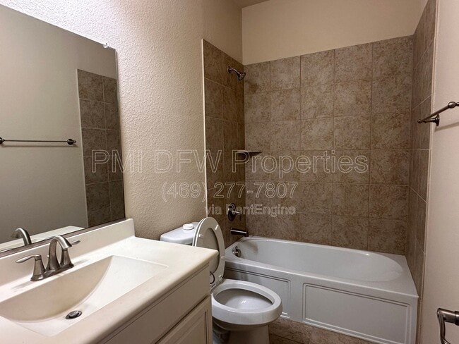 Building Photo - 16612 Stillhouse Hollow Ct
