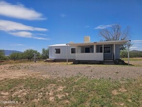 Building Photo - 2078 S Kentucky Ln