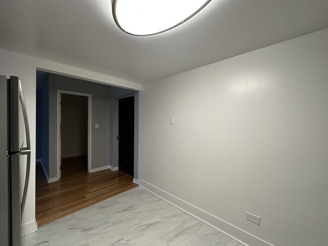 Foto del edificio - 525 N Quentin Rd