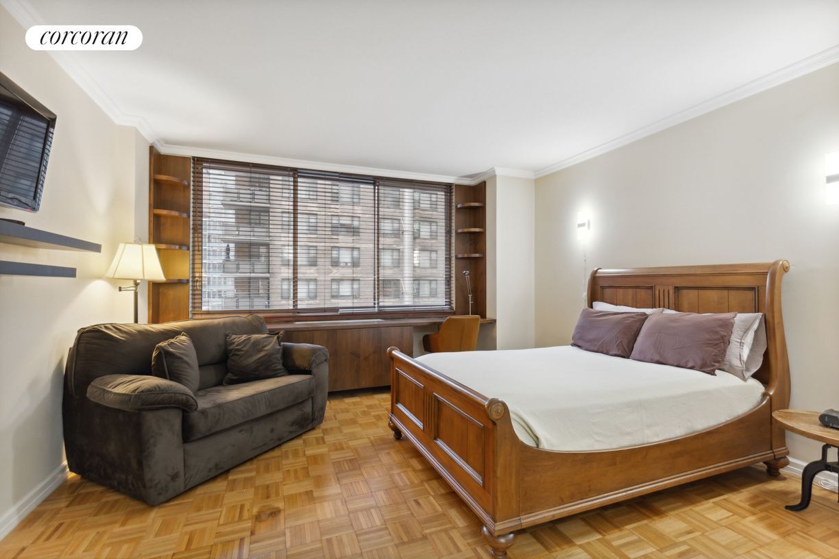 Foto principal - 235 E 40th St