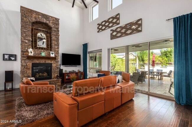 Building Photo - 1636 E Sattoo Way