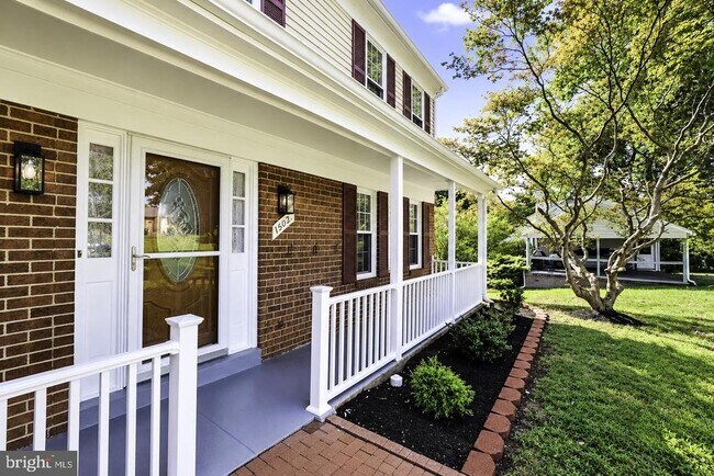 Building Photo - 15025 Timberlake Dr
