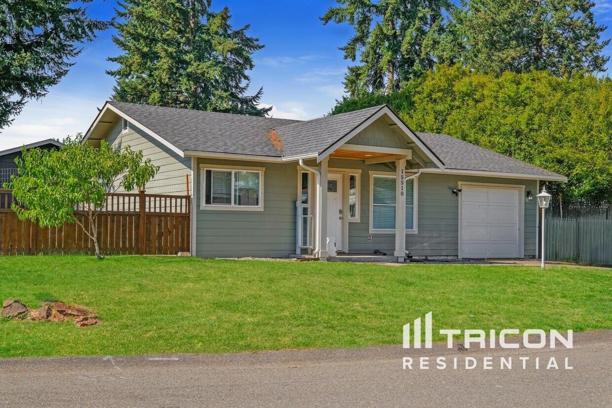 Foto principal - 15510 12th Ave E