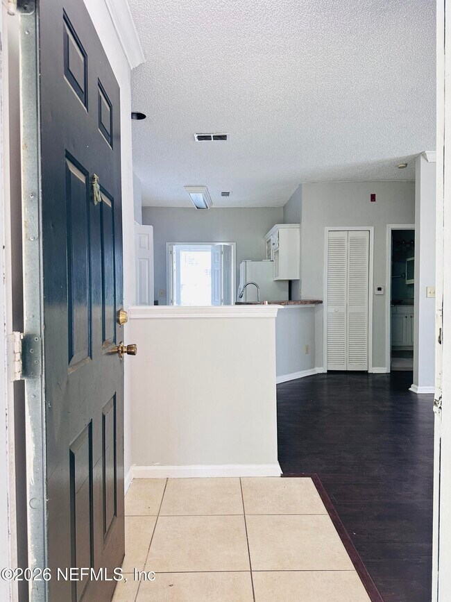 Building Photo - 3938 Hendricks Ave