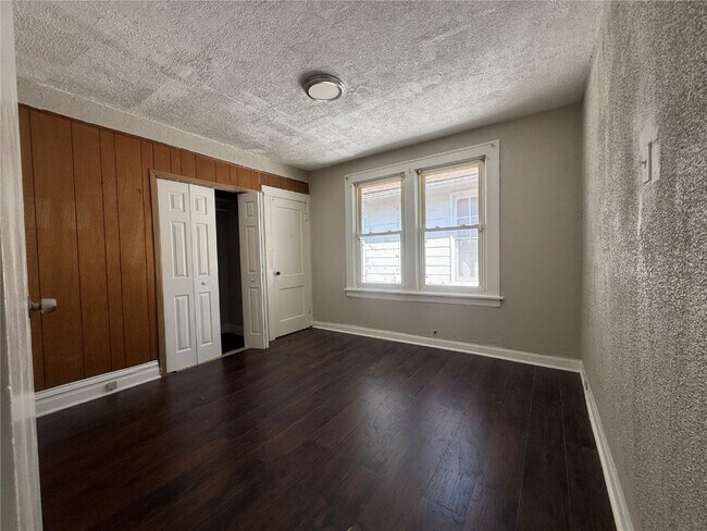 Foto del edificio - 1243 Sutter Ave