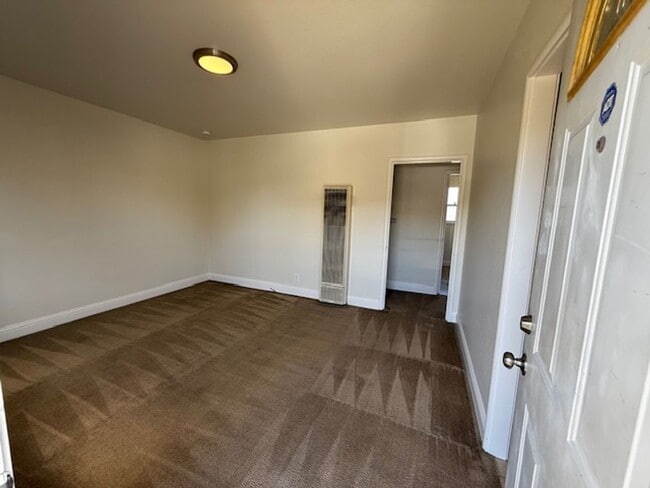 Building Photo - 5925-5933 San Diego St.