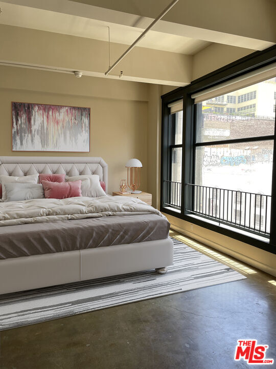 Foto del edificio - 315 W 5th St