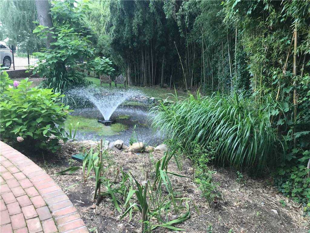 1439 Old Northern Blvd Unit 2, Roslyn, NY 11576 Apartment for Rent in Roslyn, NY