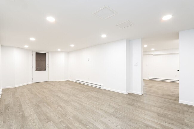 Foto del edificio - 400 W Bridge St