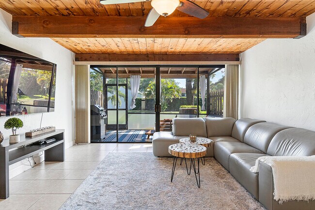 Foto del edificio - 4791 NW 2nd Ave