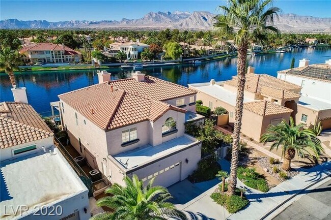 Foto del edificio - Luxury Lakefront Living in Desert Shores – 4 Bedroom Home with Private Dock & Stunning Views