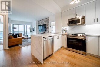 Building Photo - 60 Absolute Ave