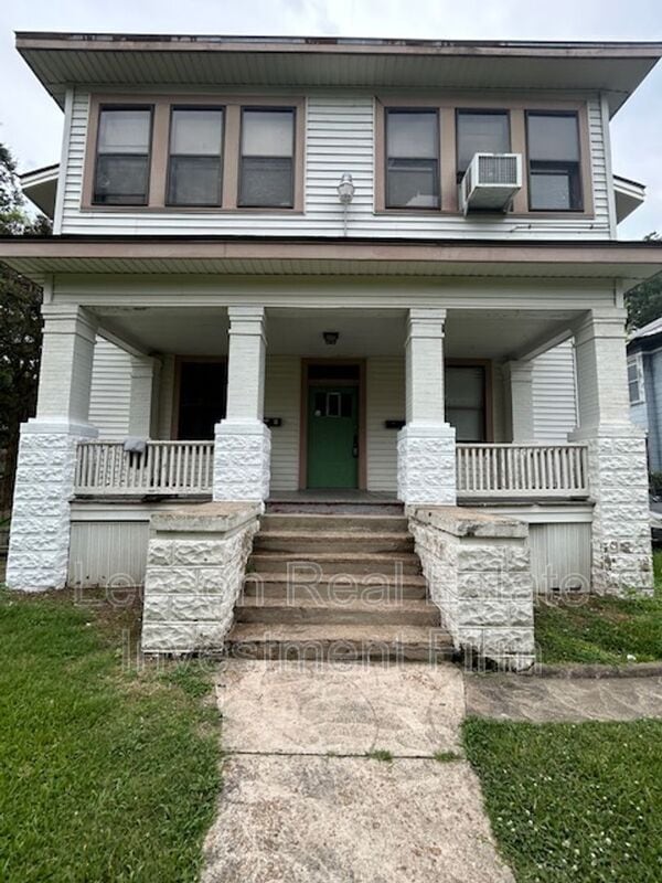 Building Photo - 1101 College St