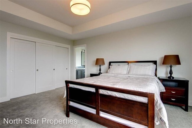 Foto del edificio - 5 br, 4 bath House - 306 NW  Skyline Lane