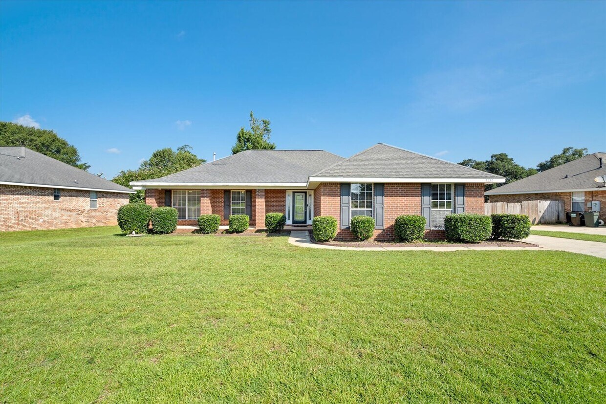 Primary Photo - UPCOMING LISTING Four Bedroom Rental in Th...