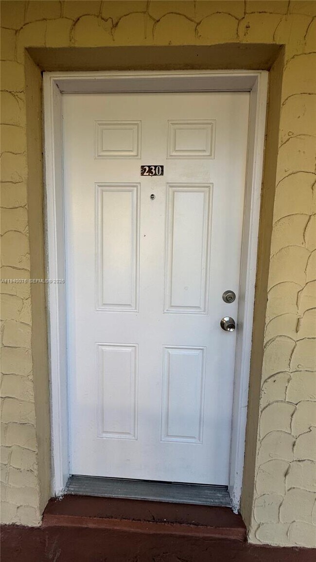 Building Photo - 8650 SW 109th Ave