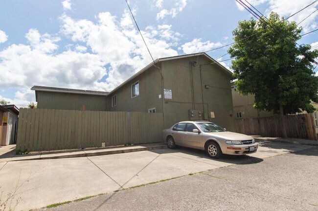 Building Photo - 686 16th Aly