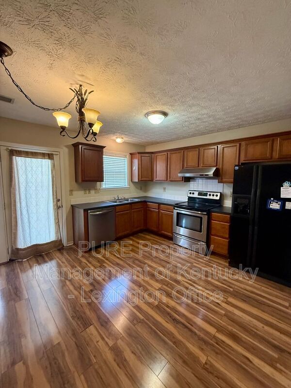 Foto del edificio - 253 Shoreside Dr