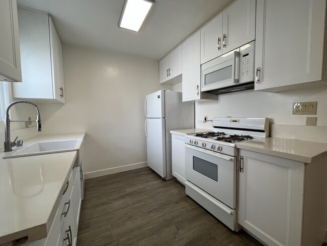 Foto del edificio - 5754 Hazeltine Ave