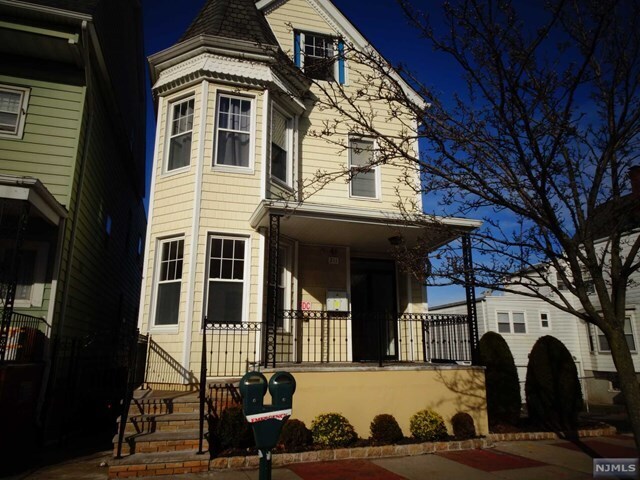 Foto principal - 213 Kearny Ave