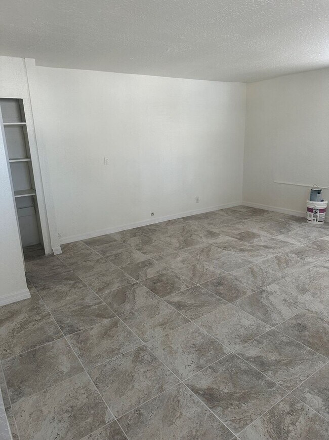 Building Photo - Beach Cottage Studio