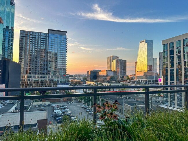 Building Photo - Luxury 1BE/1BA condo at the Pullman Gulch ...