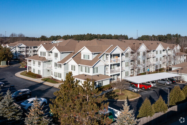 Building Photo - Holiday Kittery Estates