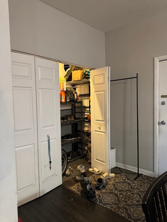 Foto del edificio - 7013 N Paulina St