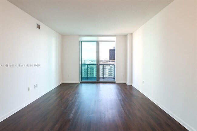 Foto del edificio - 333 NE 24th St
