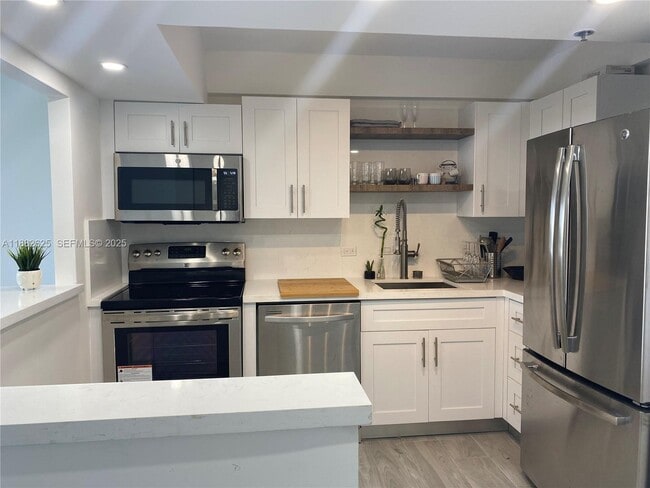 Building Photo - 20515 E Country Club Dr