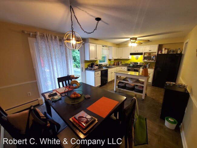 Building Photo - 3 br, 1.5 bath House - 3 Randall Ave