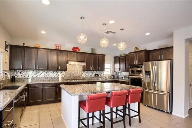 Foto del edificio - 2925 Green Falls Ave