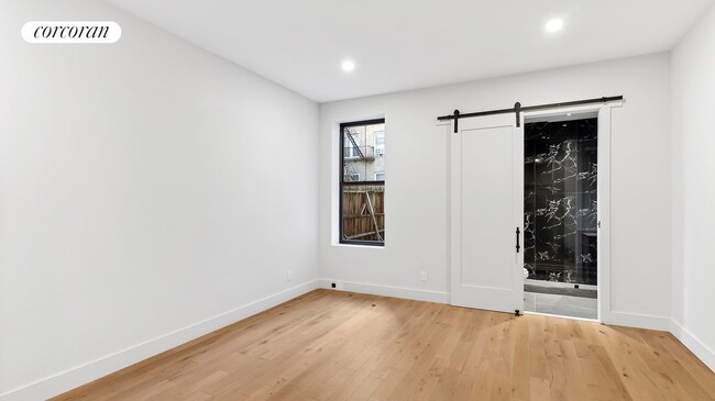 Building Photo - 20 E 66th St
