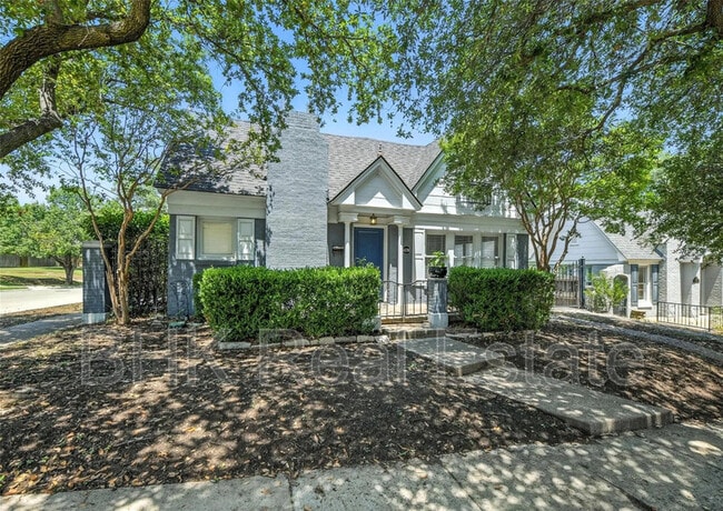 Building Photo - 4036 Dexter Ave