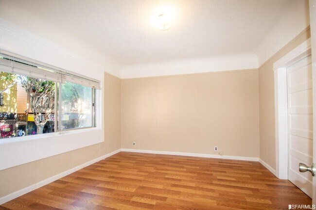 Foto del edificio - 3175 24th St