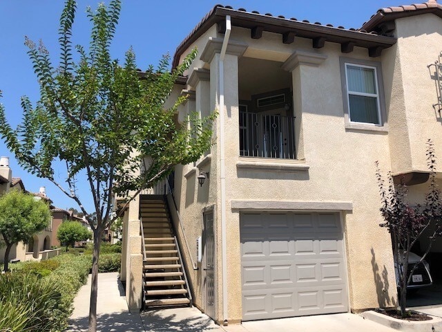 Building Photo - Savannah Terrace 2 BR, 2 BA Unit In Sabre Springs