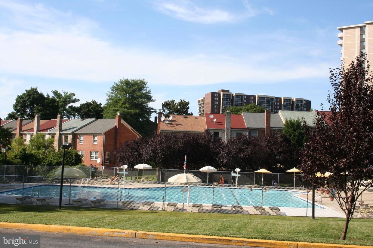7425 Democracy Blvd Unit 15, Bethesda, MD 20817 Apartment for Rent in