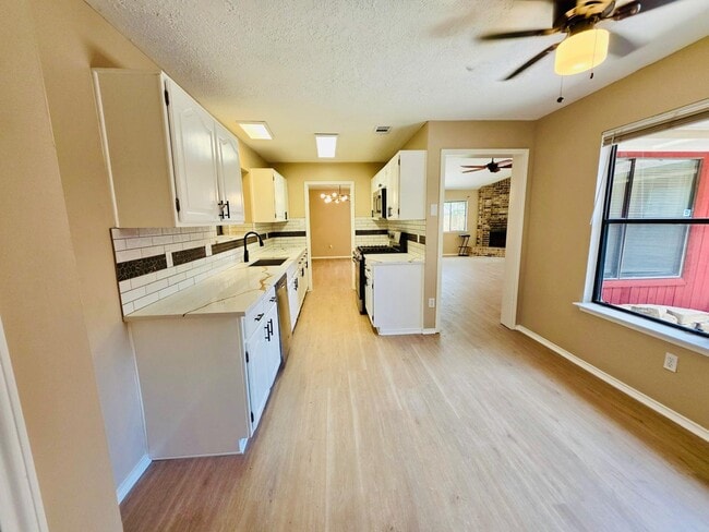 Building Photo - 13438 Nevermore Dr