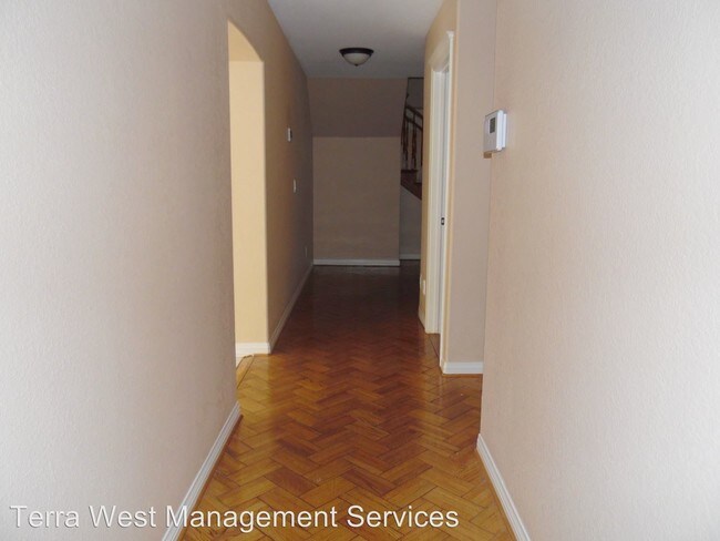 Building Photo - 19 Pheasant Ridge Dr