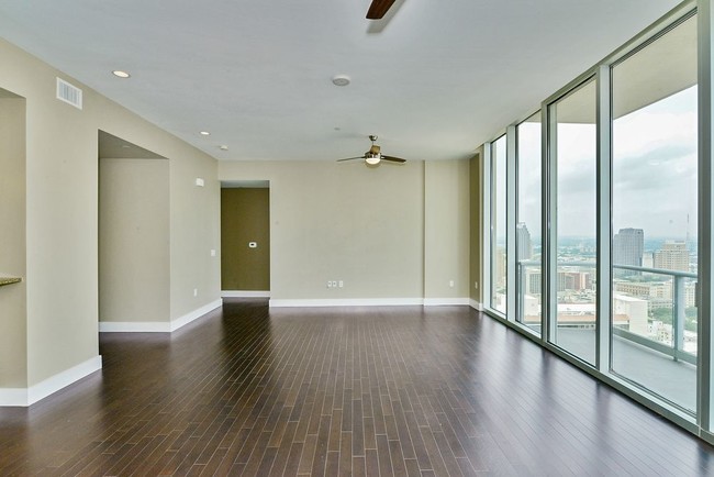 Foto del edificio - 610 E Market St