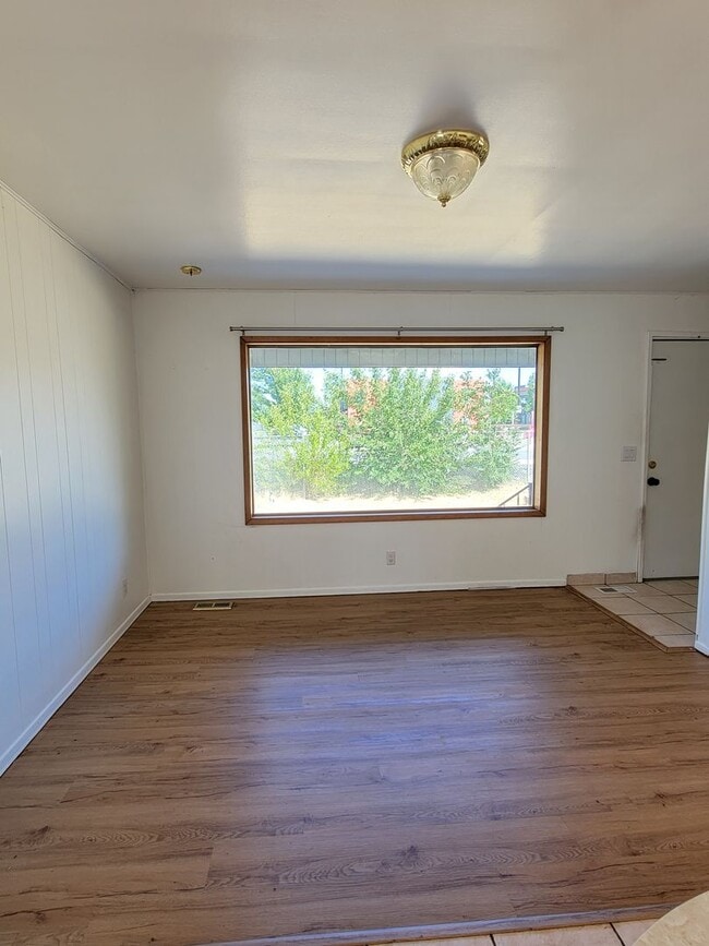 Building Photo - Single Family Home for Rent