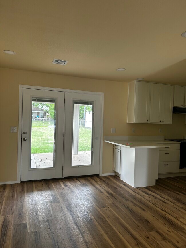 Foto del edificio - 2129 Turner Dr