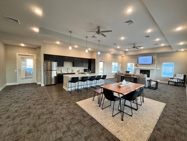 Foto del edificio - Victory Village on Lakeview