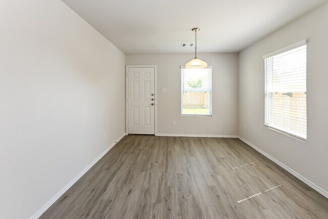 Foto del edificio - Oaks of Lakewood - 8614 Doris Oaks Cir. Ho...