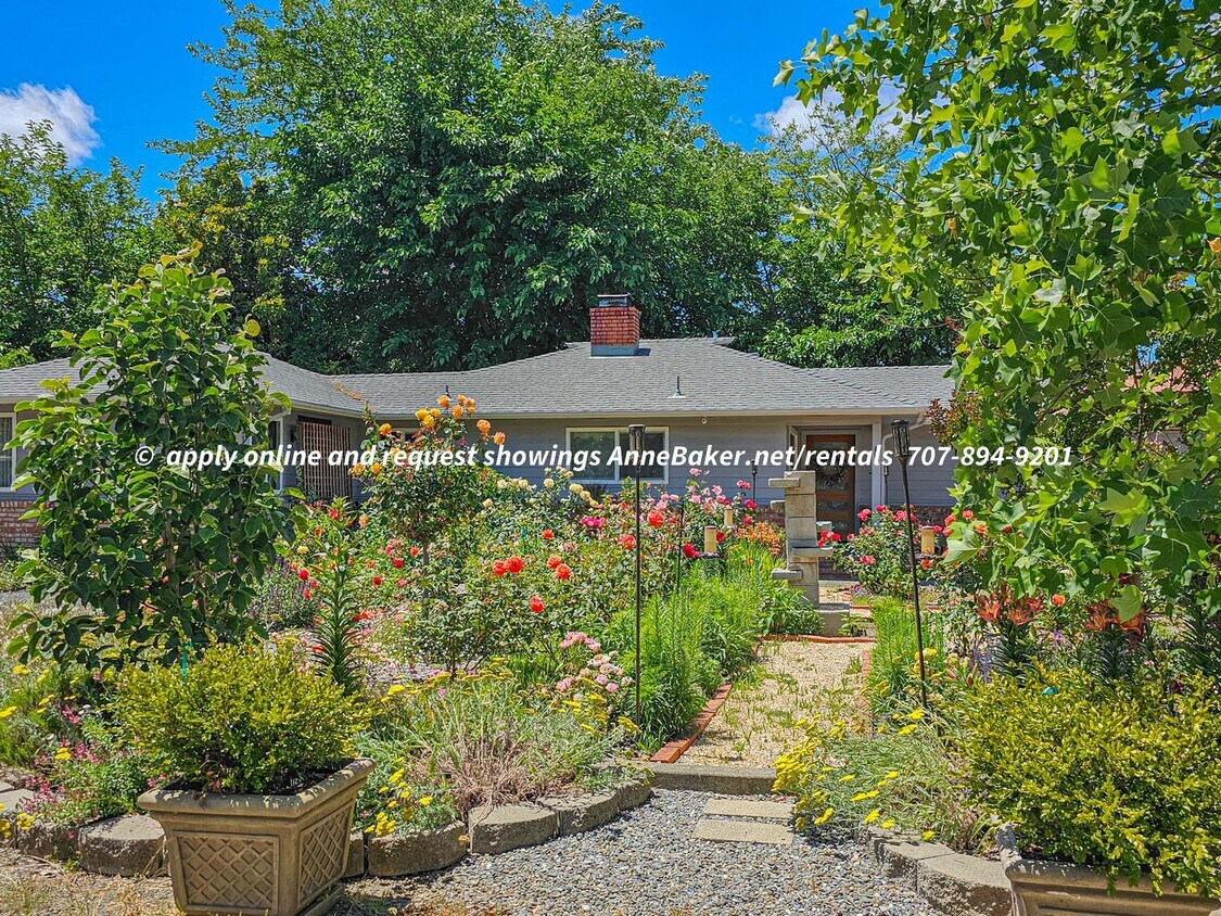 Primary Photo - Garden setting with Vineyard Views - Two B...
