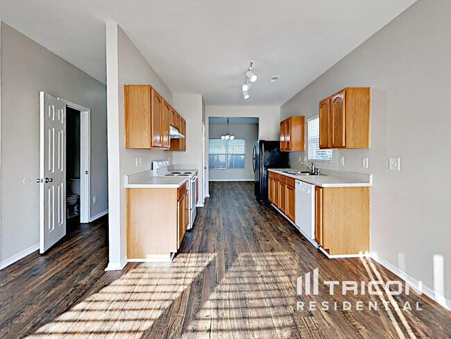 Building Photo - 3728 Charterhall Ln