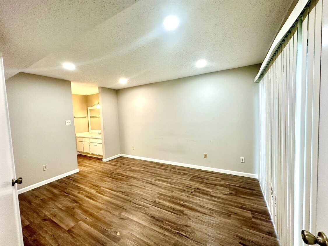 Foto principal - 2611 Grants Lake Blvd