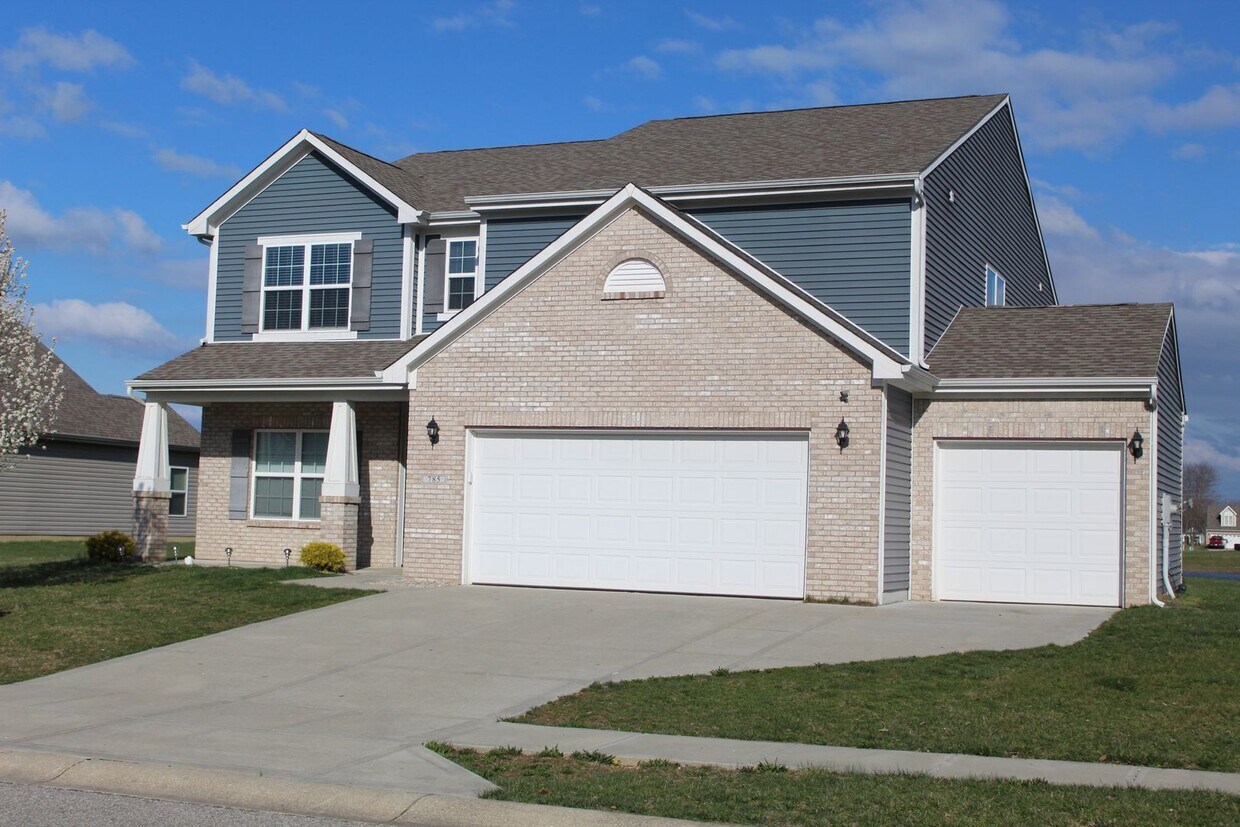 Primary Photo - Spacious 5 Bedroom Home in Avon.