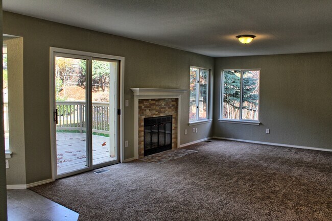 Building Photo - 10231 Travertine Pl