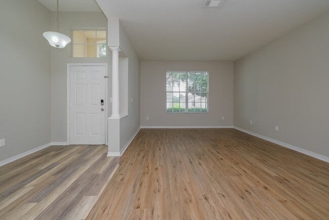 Building Photo - 14143 Holly Hammock Ln
